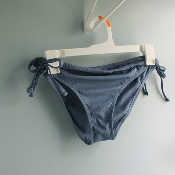 Shade & Shore string bikini set, light blue. Top size L, bottom size M - Picture 5 of 8
